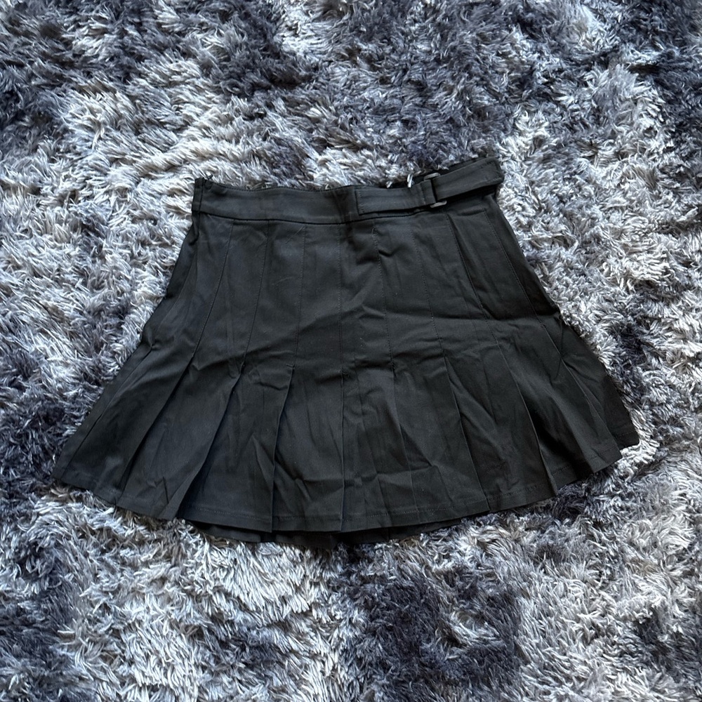 Poster Grl x Dolls Kill Black Pleated Mini Skirt – Size Large (NWT)